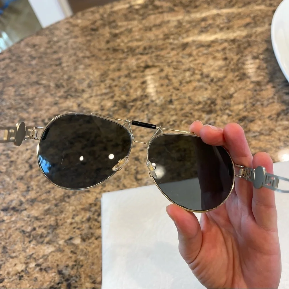EUC authentic Versace womens sunglasses pilot aviator gold Medusa metal​